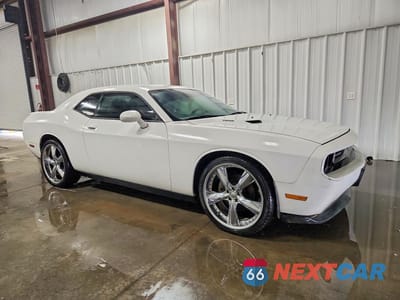 Czwarte zdjęcie samochodu z boku: 2014 DODGE CHALLENGER R/T VIN:2C3CDYBT1EH284317 - miniatura