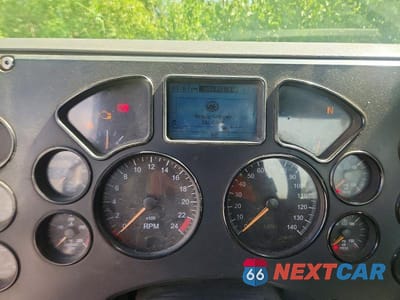 Zdjęcie 8 z 10 samochodu: 2018 MACK CXU612 SEMI TRUCK VIN:1M1AW01X5JM010466 - miniatura