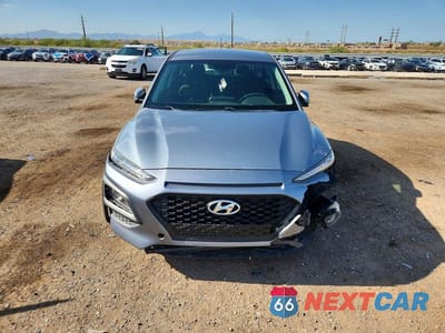 Piąte zdjęcie samochodu w środku: 2018 HYUNDAI KONA SE VIN:KM8K12AAXJU100959 - miniatura