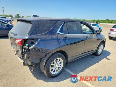Trzecie zdjęcie samochodu z tyłu: 2021 CHEVROLET EQUINOX LT VIN:2GNAXUEVXM6105774 - miniatura