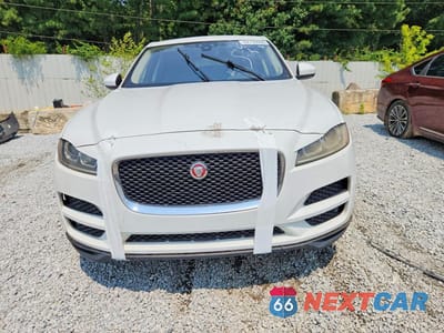 Piąte zdjęcie samochodu w środku: 2017 JAGUAR F-PACE VIN:SADCS2BV3HA062837 - miniatura