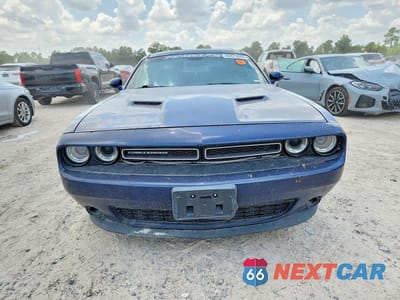 Piąte zdjęcie samochodu w środku: 2016 DODGE CHALLENGER SXT VIN:2C3CDZAG7GH279846 - miniatura
