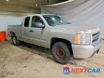 Czwarte zdjęcie samochodu z boku: 2008 CHEVROLET SILVERADO K1500 VIN:2GCEK19J081107339 - miniatura