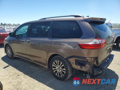 Drugie zdjęcie samochodu z przodu: 2018 TOYOTA SIENNA XLE PREMIUM 8-PASSENGER VIN:5TDYZ3DC3JS953170 - miniatura
