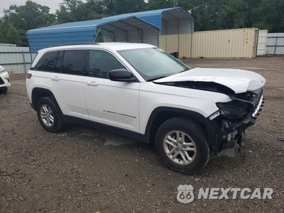 Czwarte zdjęcie samochodu z boku: 2025 JEEP GRAND CHEROKEE LAREDO VIN:1C4RJGAG0SC266077 - miniatura