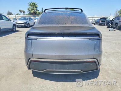 Zdjęcie 6 z 12 samochodu: 2026 TESLA MODEL Y VIN:7SAYGDEE6TF341079 - miniatura