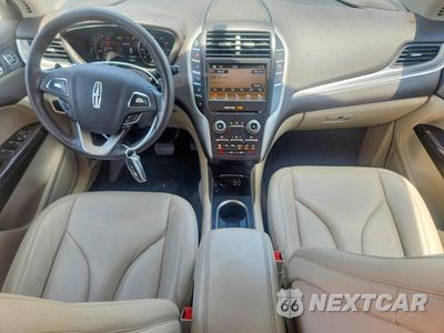 Zdjęcie 8 z 14 samochodu: 2019 LINCOLN MKC VIN:5LMCJ1C96KUL08952 - miniatura