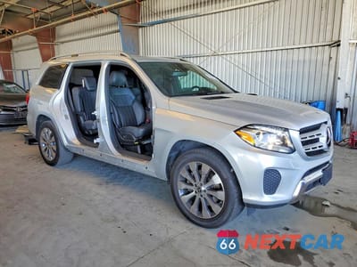 Czwarte zdjęcie samochodu z boku: 2017 MERCEDES-BENZ GLS 450 4MATIC VIN:4JGDF6EE1HA917828 - miniatura