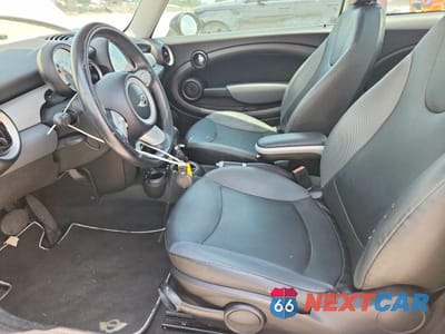 Zdjęcie 7 z 12 samochodu: 2008 MINI COOPER VIN:WMWMF33578TT66280 - miniatura