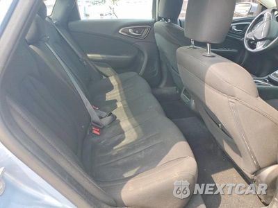 Zdjęcie 10 z 12 samochodu: 2015 CHRYSLER 200 LIMITED VIN:1C3CCCAB5FN695274 - miniatura