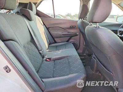 Zdjęcie 10 z 12 samochodu: 2020 NISSAN KICKS S VIN:3N1CP5BV5LL514273 - miniatura