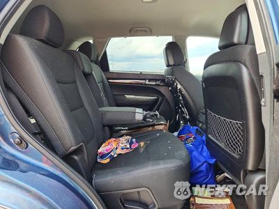 Zdjęcie 11 z 14 samochodu: 2015 KIA SORENTO LX VIN:5XYKT4A79FG551484 - miniatura