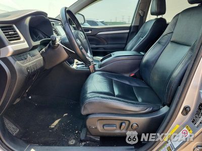 Zdjęcie 7 z 14 samochodu: 2016 TOYOTA HIGHLANDER XLE VIN:5TDKKRFH7GS506601 - miniatura