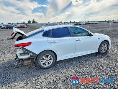 Trzecie zdjęcie samochodu z tyłu: 2016 KIA OPTIMA LX VIN:5XXGT4L32GG042018 - miniatura