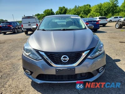 Piąte zdjęcie samochodu w środku: 2019 NISSAN SENTRA SR VIN:3N1AB7AP9KY371219 - miniatura