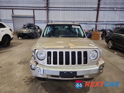 Piąte zdjęcie samochodu w środku: 2009 JEEP PATRIOT LIMITED VIN:1J4FT48B79D141078 - miniatura