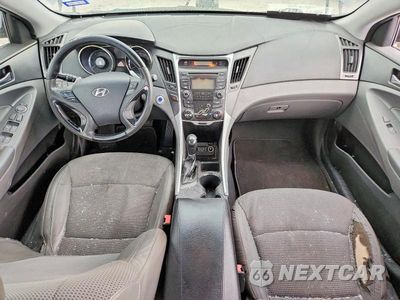 Zdjęcie 8 z 12 samochodu: 2012 HYUNDAI SONATA SE VIN:5NPEC4ACXCH413984 - miniatura