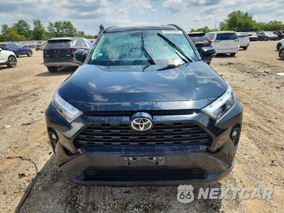 Piąte zdjęcie samochodu w środku: 2024 TOYOTA RAV4 XLE PREMIUM VIN:2T3A1RFV2RC478701 - miniatura