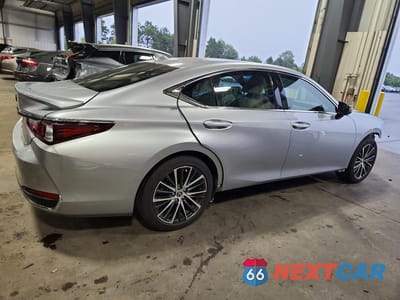 Trzecie zdjęcie samochodu z tyłu: 2022 LEXUS ES 250 BASE VIN:58AD11D17NU009418 - miniatura