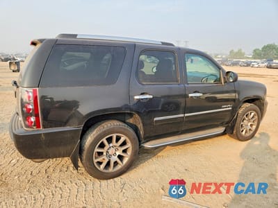 Trzecie zdjęcie samochodu z tyłu: 2013 GMC YUKON DENALI VIN:1GKS2EEF4DR209289 - miniatura