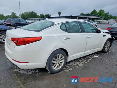 Trzecie zdjęcie samochodu z tyłu: 2013 KIA OPTIMA LX VIN:KNAGM4A77D5395726 - miniatura