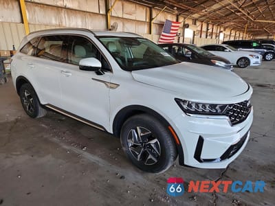 Czwarte zdjęcie samochodu z boku: 2023 KIA SORENTO EX VIN:KNDRH4LG8P5217177 - miniatura