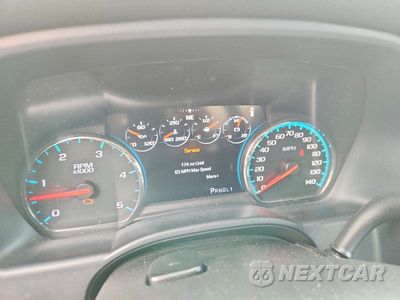 Zdjęcie 9 z 12 samochodu: 2018 GMC SIERRA K2500 DENALI VIN:1GT12UEY9JF140955 - miniatura
