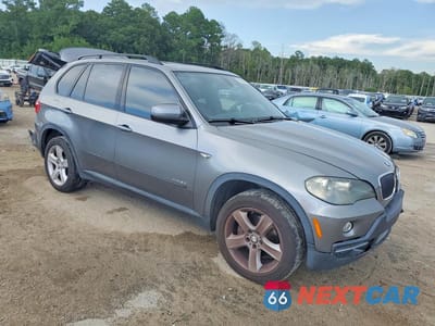 Czwarte zdjęcie samochodu z boku: 2009 BMW X5 XDRIVE30I VIN:5UXFE43539L274457 - miniatura