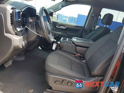 Zdjęcie 7 z 12 samochodu: 2026 CHEVROLET SILVERADO K1500 RST VIN:2GCUKEED1T1126638 - miniatura