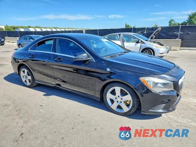 Czwarte zdjęcie samochodu z boku: 2017 MERCEDES-BENZ CLA 250 VIN:WDDSJ4EB8HN415532 - miniatura