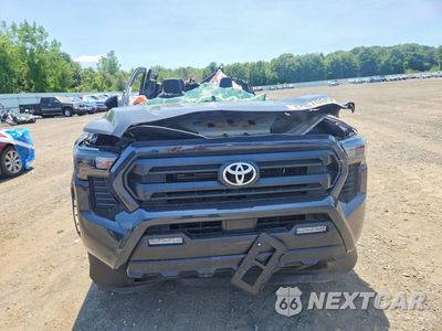 Piąte zdjęcie samochodu w środku: 2025 TOYOTA TACOMA SR5 VIN:3TMLB5JN5SM157943 - miniatura