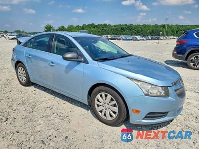 Czwarte zdjęcie samochodu z boku: 2011 CHEVROLET CRUZE LS VIN:1G1PC5SH2B7137658 - miniatura