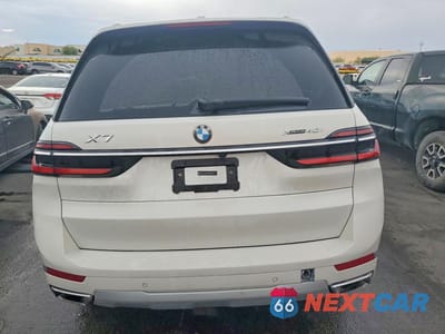 Zdjęcie 6 z 13 samochodu: 2027 BMW X7 XDRIVE40I VIN:5UX23EM04V9428758 - miniatura