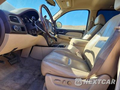 Zdjęcie 7 z 13 samochodu: 2007 GMC YUKON XL DENALI VIN:1GKFK66897J368495 - miniatura