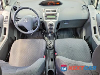 Zdjęcie 8 z 13 samochodu: 2010 TOYOTA YARIS BASE VIN:JTDKT4K39A5281959 - miniatura