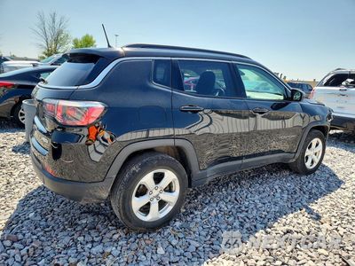 Trzecie zdjęcie samochodu z tyłu: 2019 JEEP COMPASS LATITUDE VIN:3C4NJDBB0KT689990 - miniatura