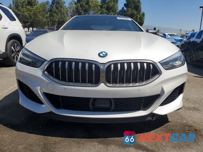 Piąte zdjęcie samochodu w środku: 2020 BMW M850XI VIN:WBAGV8C0XLBP48612 - miniatura