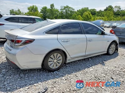 Trzecie zdjęcie samochodu z tyłu: 2016 HYUNDAI SONATA HYBRID SE VIN:KMHE24L15GA022247 - miniatura