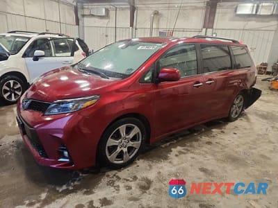 2018 TOYOTA SIENNA SE PREMIUM 8-PASSENGER 5TDXZ3DC3JS934095 - główne zdjęcie licytacji z USA - miniatura