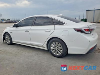 Drugie zdjęcie samochodu z przodu: 2016 HYUNDAI SONATA HYBRID SE VIN:KMHE24L18GA021710 - miniatura