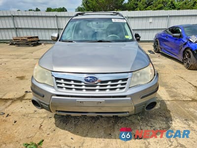 Piąte zdjęcie samochodu w środku: 2011 SUBARU FORESTER VIN:JF2SHBDC6BH763843 - miniatura