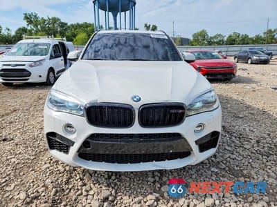 Piąte zdjęcie samochodu w środku: 2018 BMW X5 M VIN:5YMKT6C5XJ0X21364 - miniatura