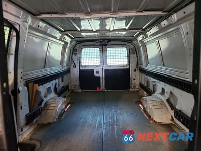 Zdjęcie 10 z 13 samochodu: 2013 FORD ECONOLINE E350 SUPER DUTY VAN VIN:1FTSS3EL1DDA70144 - miniatura
