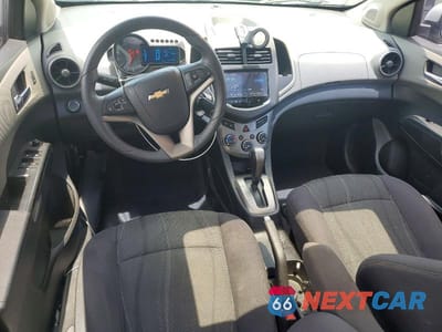 Zdjęcie 8 z 12 samochodu: 2015 CHEVROLET SONIC LT VIN:1G1JC6SB9F4151443 - miniatura