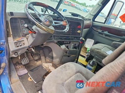 Zdjęcie 8 z 14 samochodu: 2016 FREIGHTLINER CONVENTIONAL COLUMBIA VIN:3ALXA7CG3GDHR6457 - miniatura