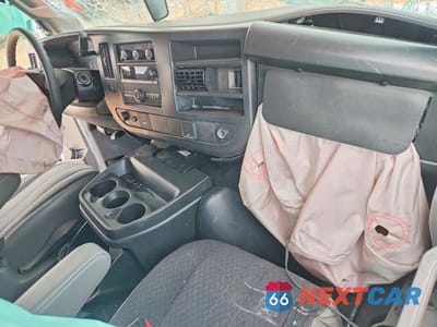 Zdjęcie 8 z 13 samochodu: 2025 GMC SAVANA G2500 VIN:1GTW7AFP0S1168699 - miniatura