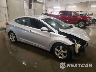 Czwarte zdjęcie samochodu z boku: 2013 HYUNDAI ELANTRA GLS VIN:5NPDH4AE7DH228730 - miniatura