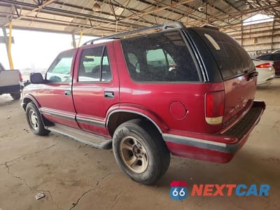 Drugie zdjęcie samochodu z przodu: 1995 CHEVROLET BLAZER VIN:1GNDT13W3S2253973 - miniatura