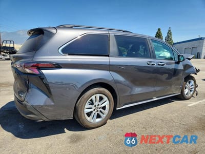 Trzecie zdjęcie samochodu z tyłu: 2025 TOYOTA SIENNA XLE 7-PASSENGER VIN:5TDJSKFC4SS201265 - miniatura