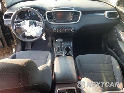 Zdjęcie 8 z 13 samochodu: 2019 KIA SORENTO L VIN:5XYPG4A31KG530906 - miniatura